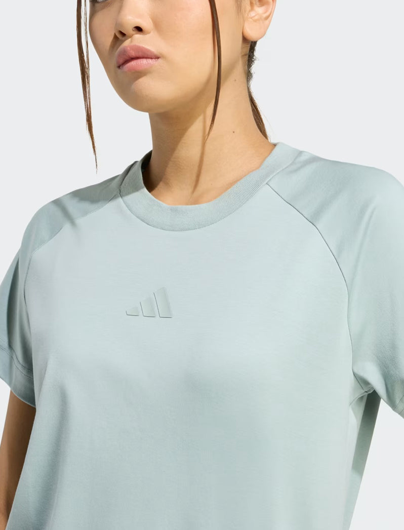 Adidas Soft Lux Tee KC9820 t-shirt donna verde wonder sage, tessuto effetto pesca con modal, manica raglan e logo 3 Bar