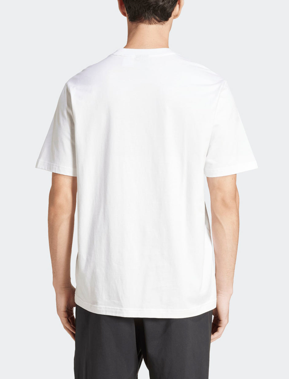 Vista posteriore t-shirt Adidas Essentials Linear JE9000 bianca uomo