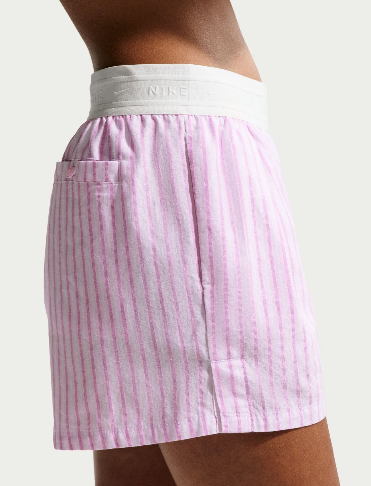 Shorts a righe Nike Sportswear Chill Poplin II4230-503 donna colore Lt Magenta/Pink Foam/(Summit White)