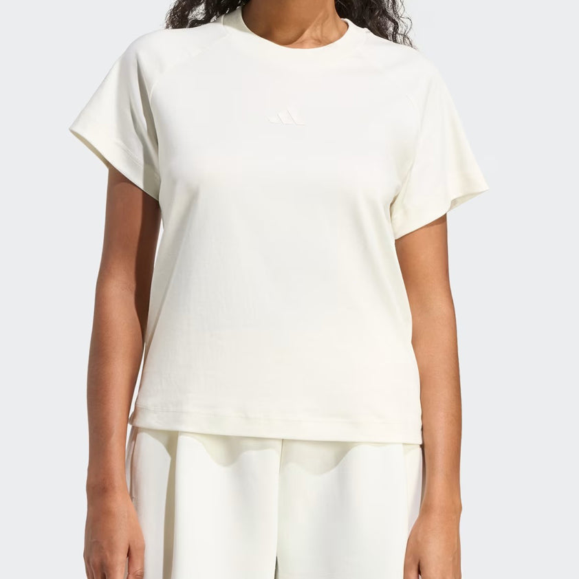 Adidas Soft Lux Tee KC9818 Off White – T-shirt donna indossata, vista frontale