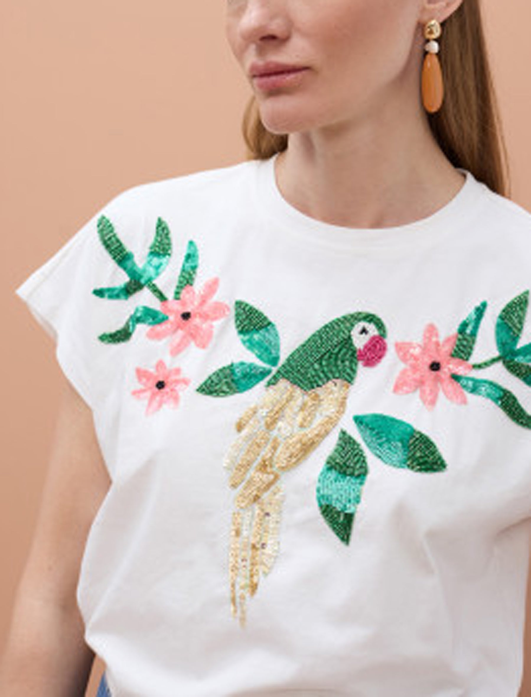 T-Shirt pappagallo con strass Lola Casademunt MS2615004 Bianco