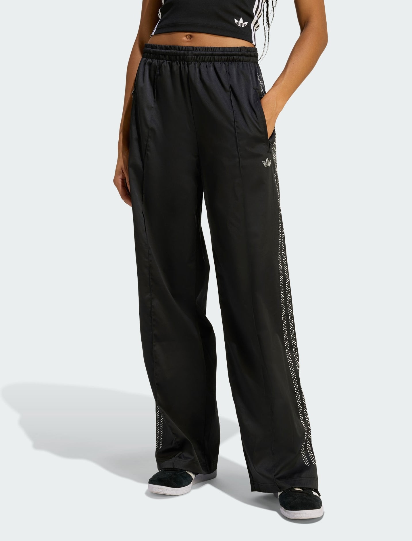 Pantaloni ampi Adidas Pearl Firebird KC7863 neri donna vista frontale
