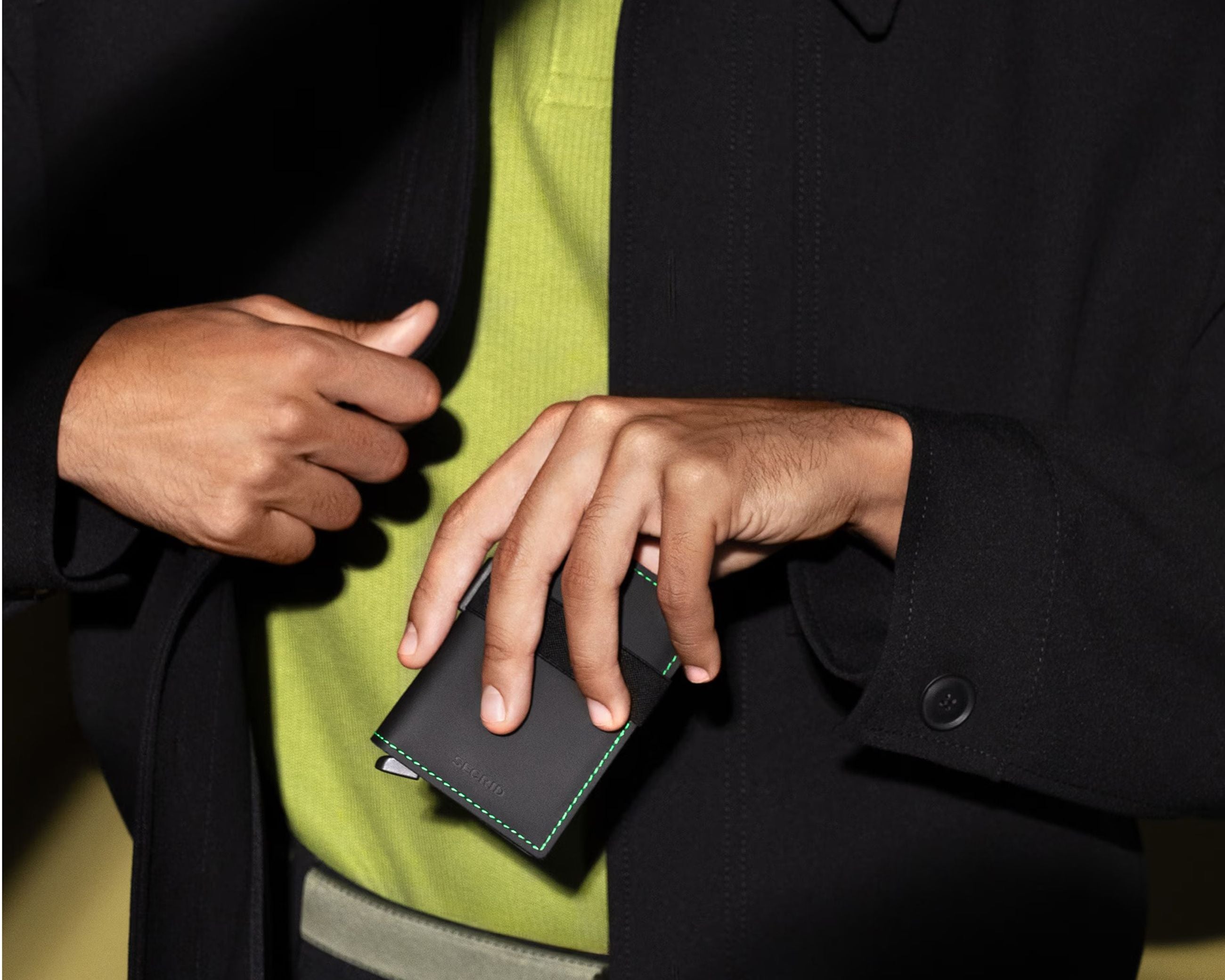 Portafoglio Secrid BMA-Black-Green colore Black/Green – bandwallet con fascia elastica e protezione RFID