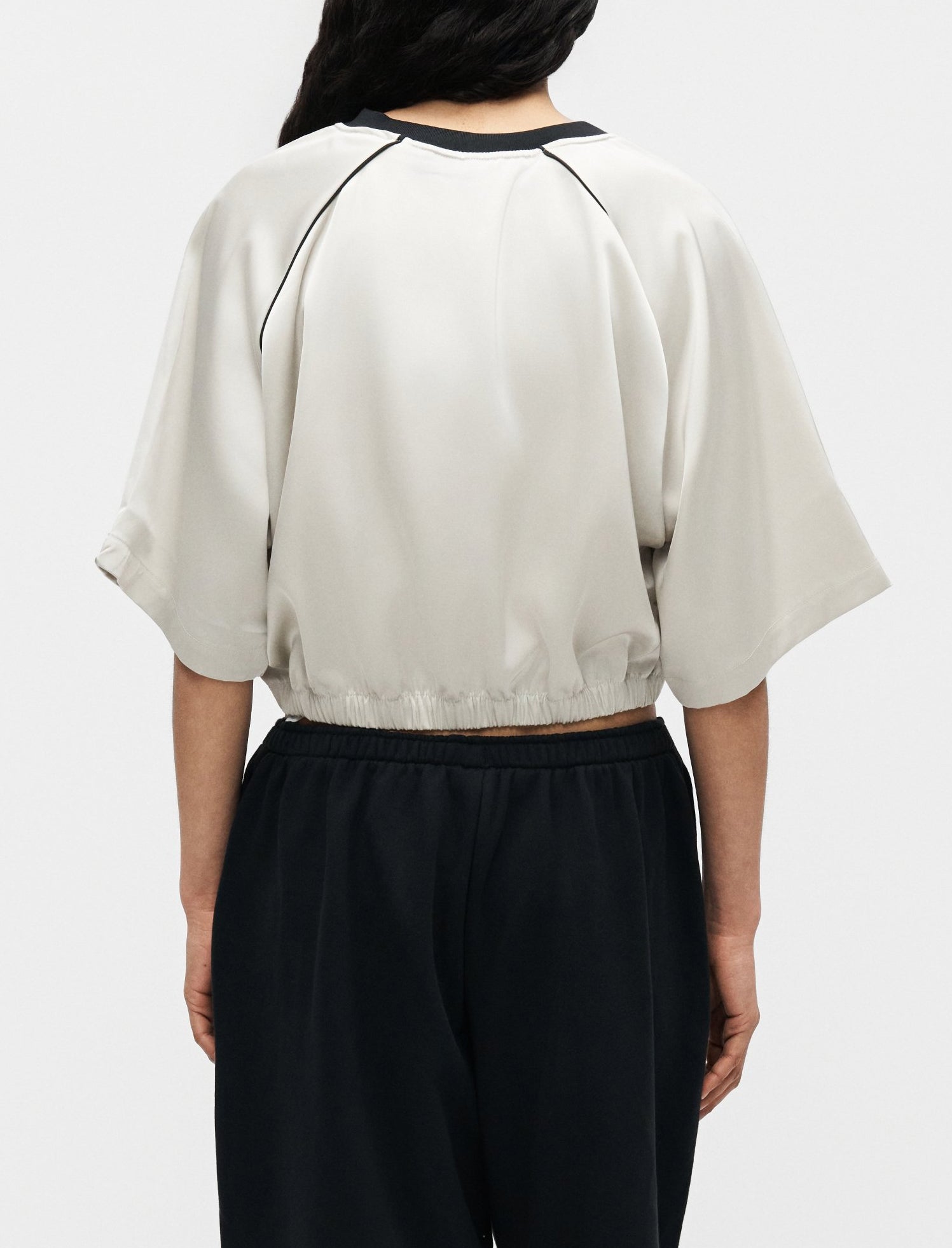 Top oversize satin Nike Sportswear IH1330-072 donna colore Light Bone/(Black)