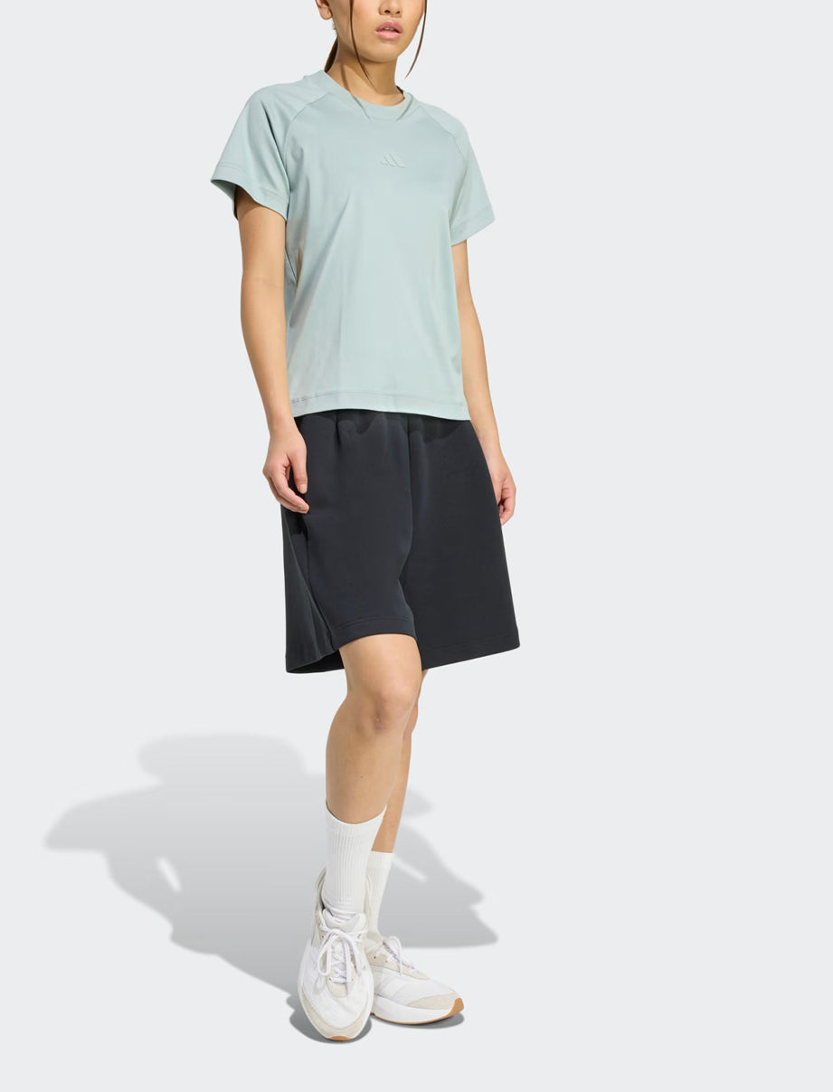 Adidas Soft Lux Tee KC9820 t-shirt donna verde wonder sage, tessuto effetto pesca con modal, manica raglan e logo 3 Bar