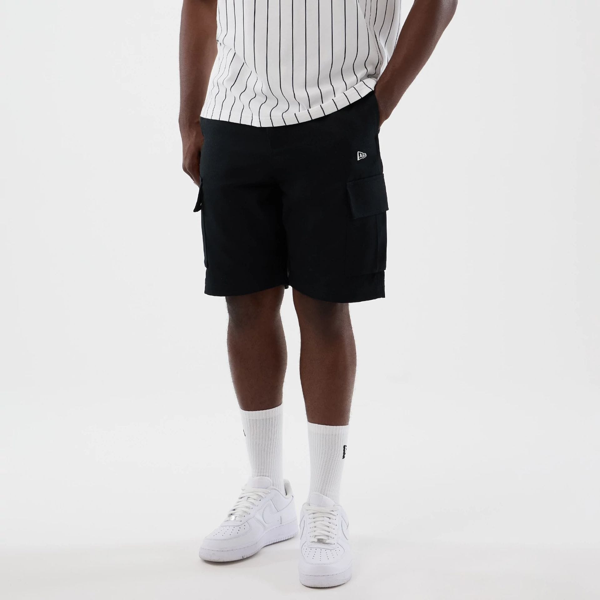 Shorts cargo New Era 60856201 uomo colore nero Black (001)