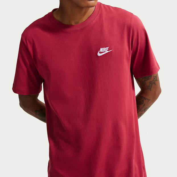 T-Shirt Nike Sportswear Club AR4997-613 Team Crimson Uomo