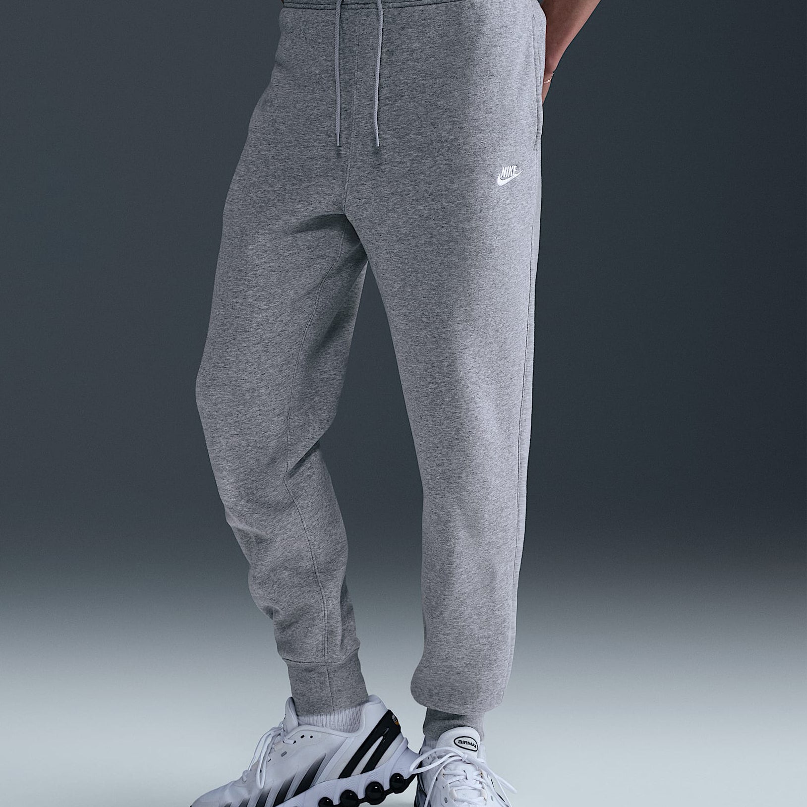 Pantaloni jogger Nike Club FN3787 063 Grigio/bianco Uomo
