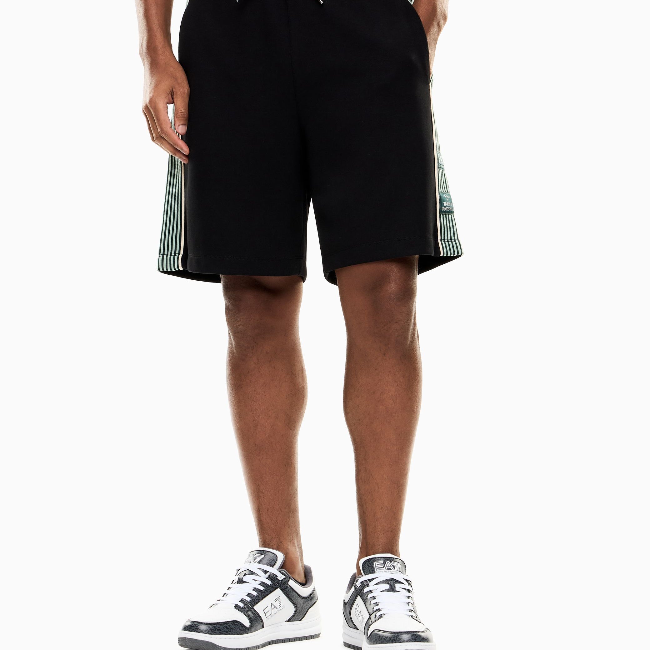 7M001501AF12660 EA7 Bermuda uomo Logo Series colore Black