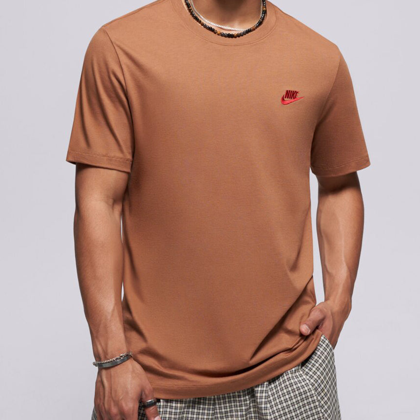 T-Shirt Nike Sportswear Club AR4997-270 Ale Brown/Tough Red Uomo