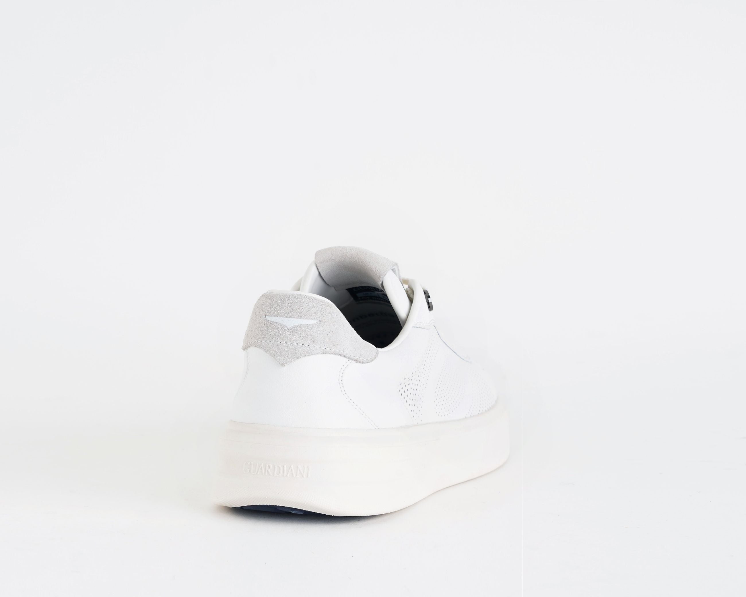 Sneakers Guardiani Aeris Punched GM61043A White (051) – GUARDIANI