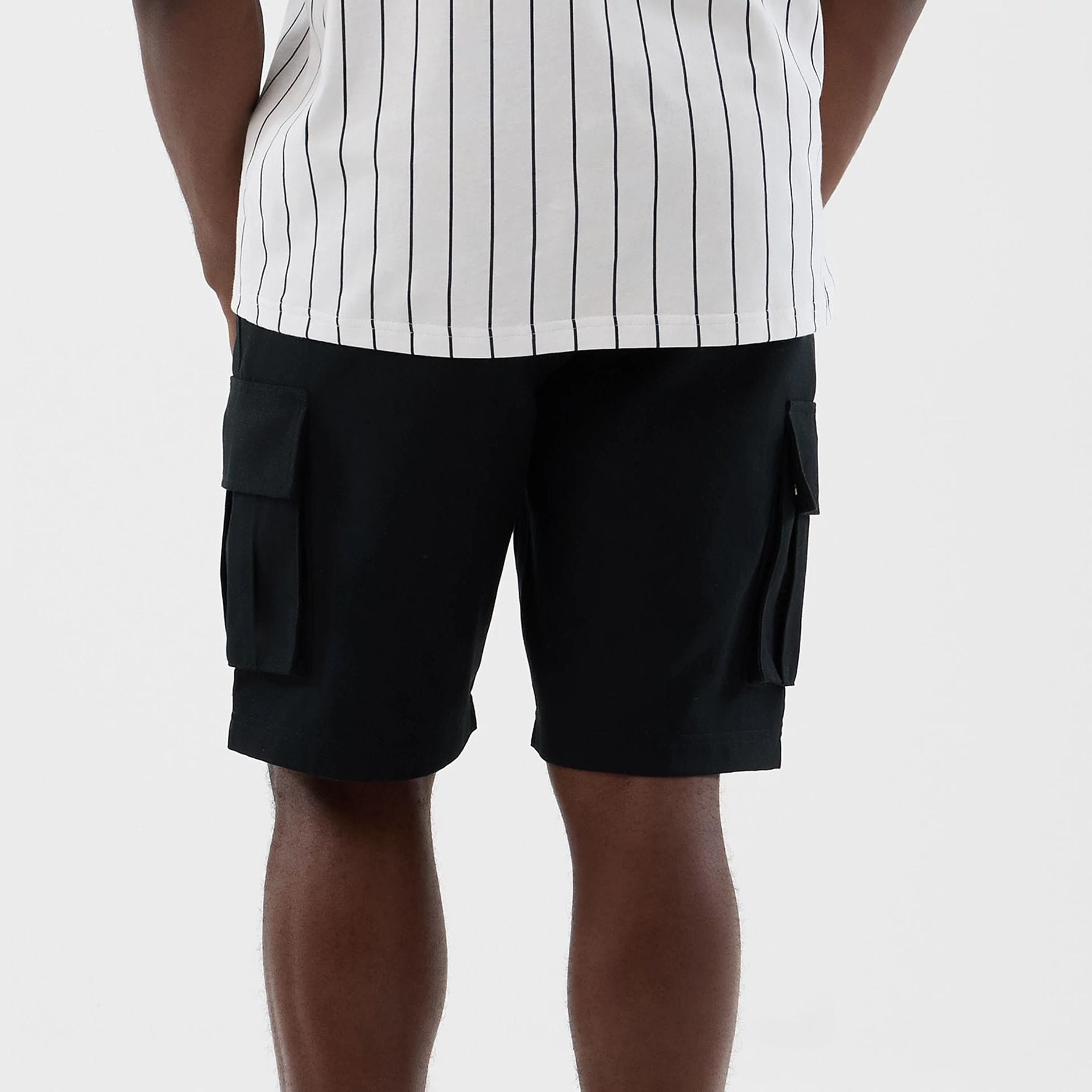 Shorts cargo New Era 60856201 uomo colore nero Black (001)