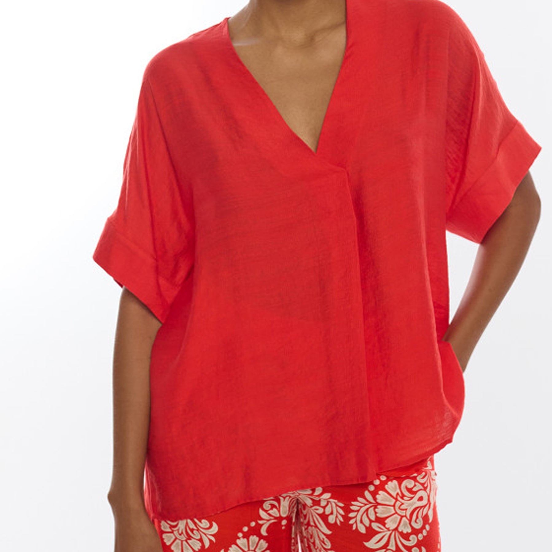 Blusa manica corta con scollo a V Lola Casademunt LS2615092 Rosso