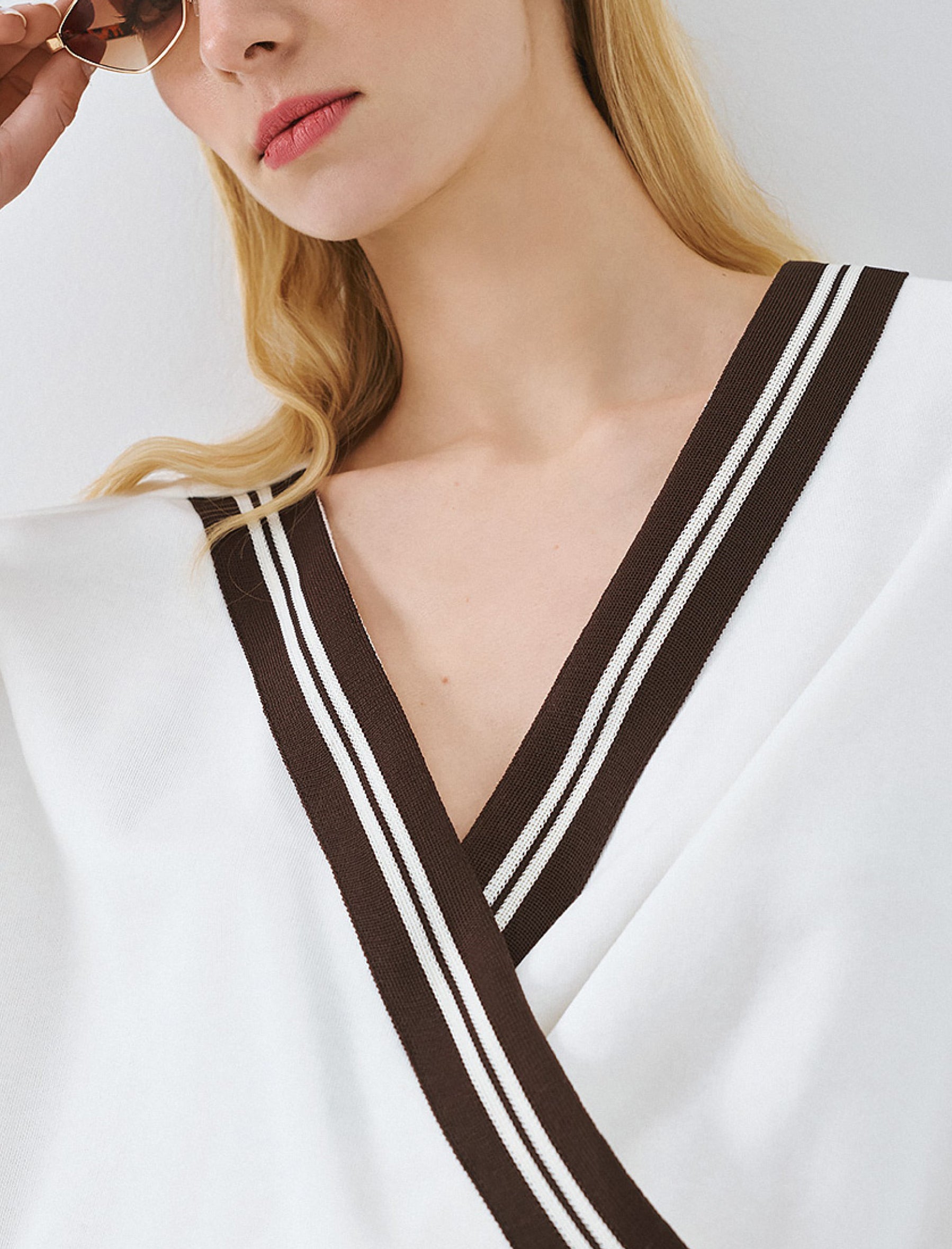 Maglia con scollo e dettagli a righe Access Fashion 63-5045-766 Bianco