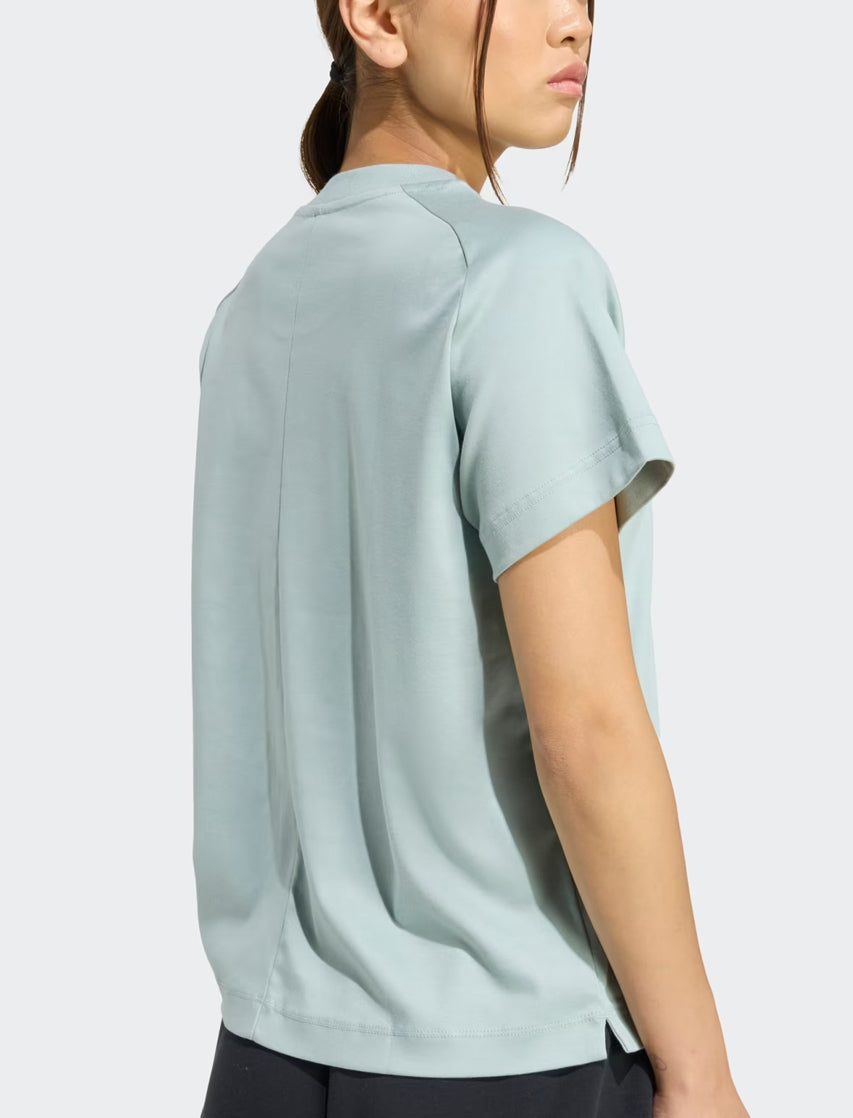 Adidas Soft Lux Tee KC9820 t-shirt donna verde wonder sage, tessuto effetto pesca con modal, manica raglan e logo 3 Bar