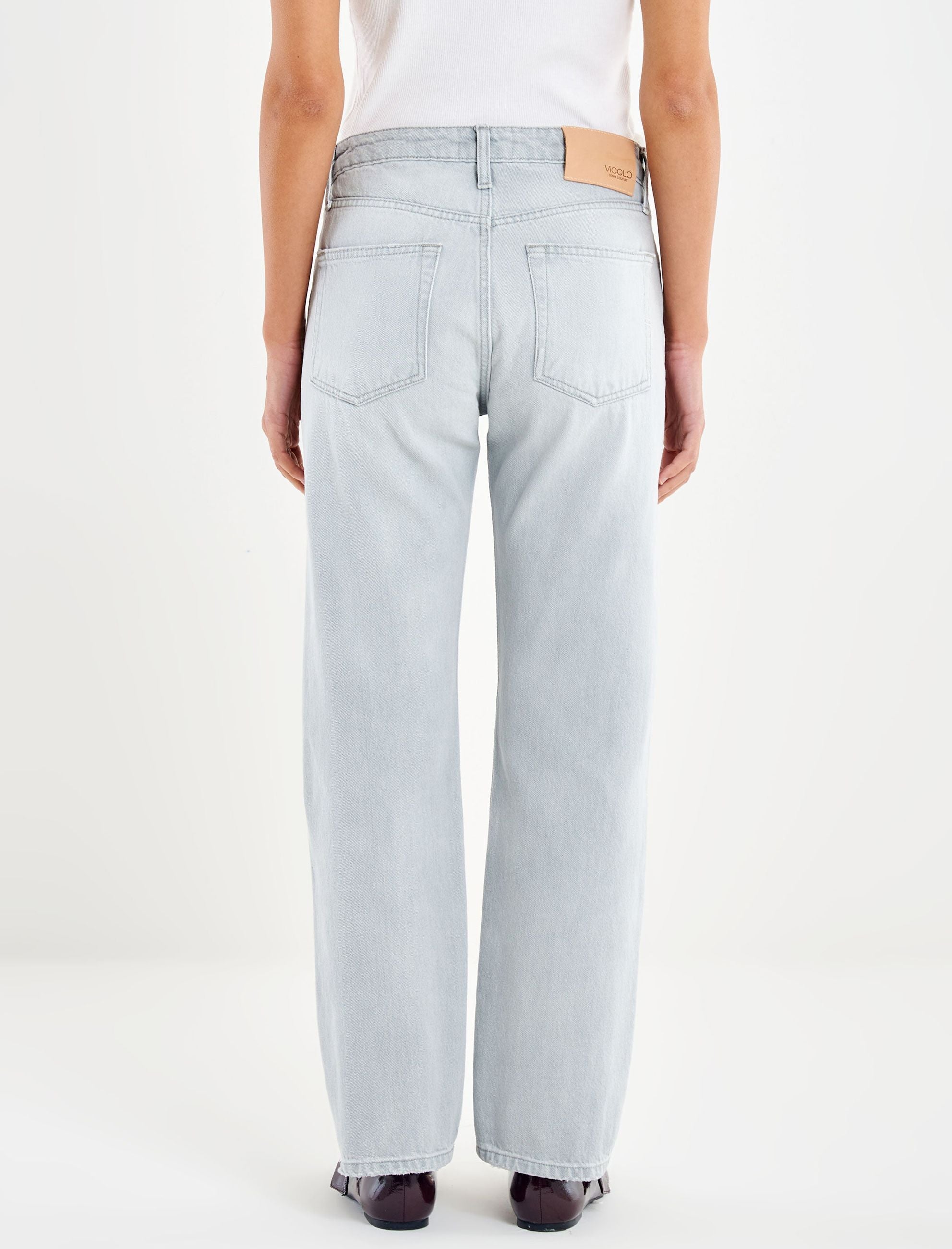 Vista posteriore jeans donna Vicolo Zoe DAB5110 denim grigio – tasche posteriori, fit regular