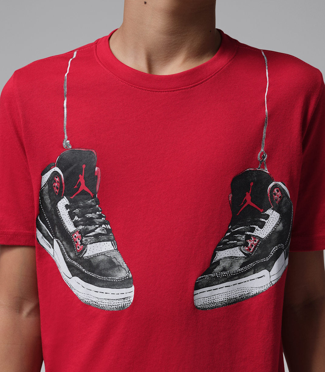 Jordan Hanging AJ3 T-Shirt Gym Red 95F483-R78 – T-shirt bambino unisex grafica Air Jordan 3