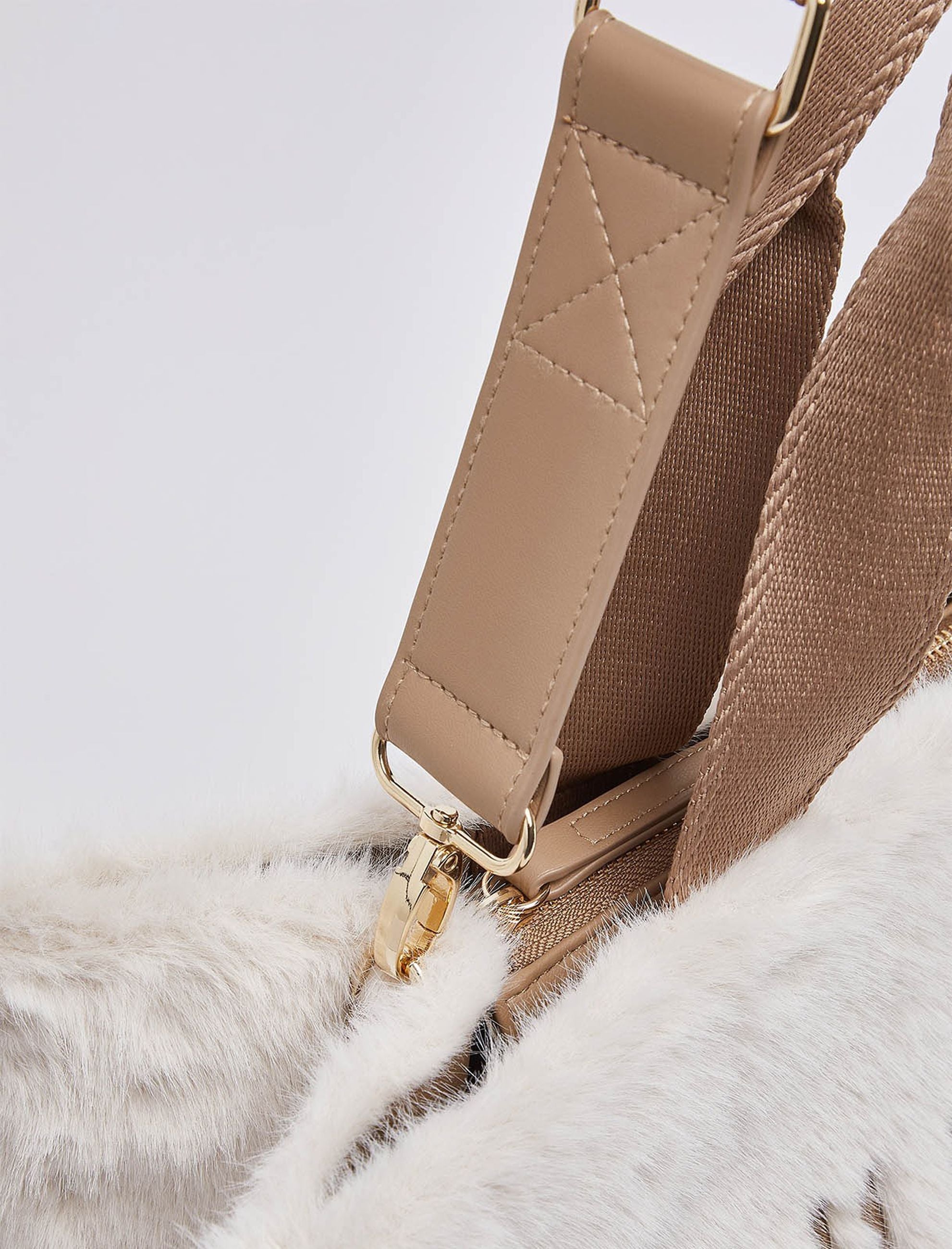 Tote bag L in teddy Liu Jo 2F6037 E0218 Burro