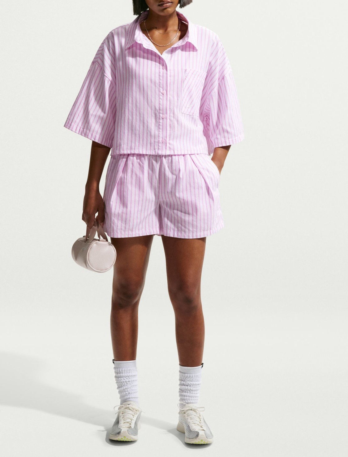 Shorts a righe Nike Sportswear Chill Poplin II4230-503 donna colore Lt Magenta/Pink Foam/(Summit White)
