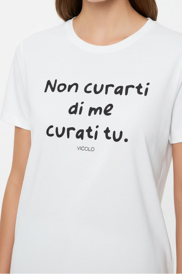 VICOLO RAB0601 t-shirt stampa "Non curarti di me curati tu" naturale