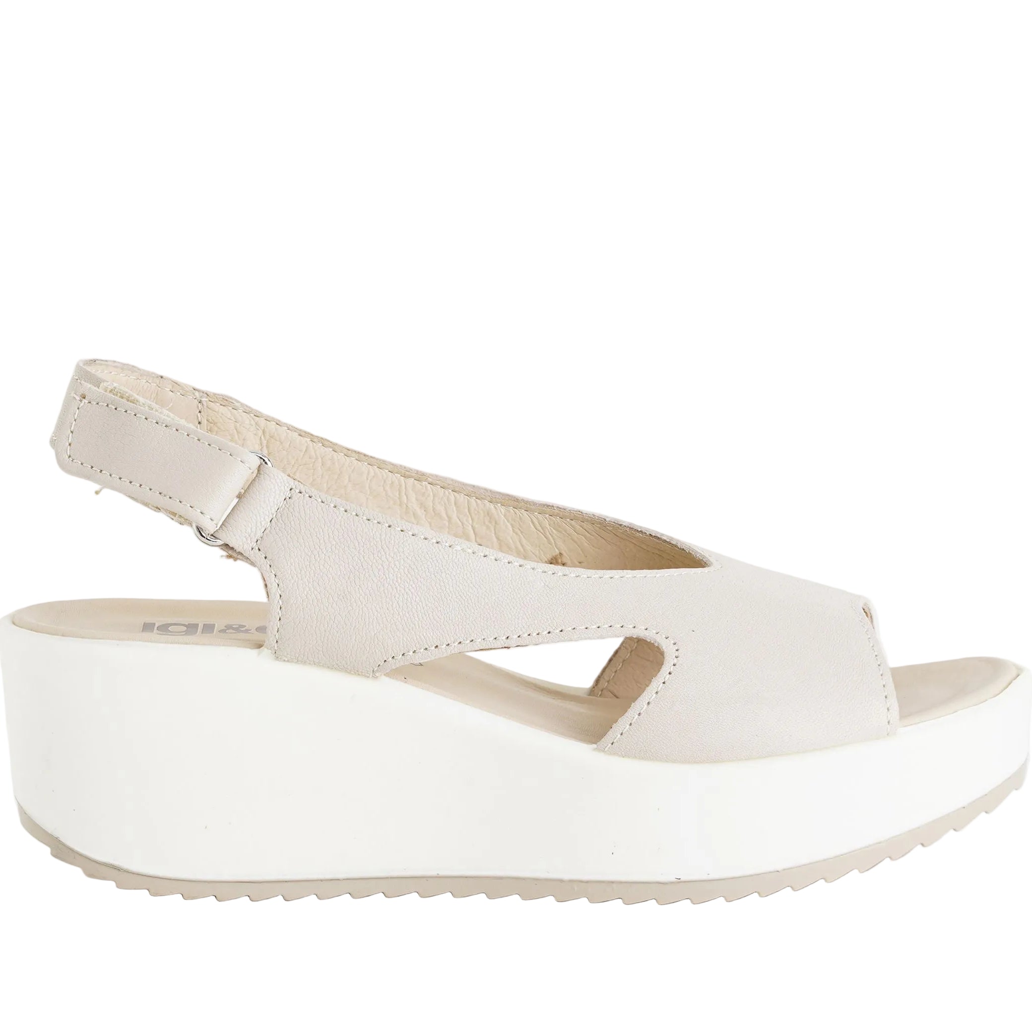 Sandalo con zeppa IGI&CO 1161733 panna da donna, tomaia in pelle e cinturino con strappo, zeppa 55 mm