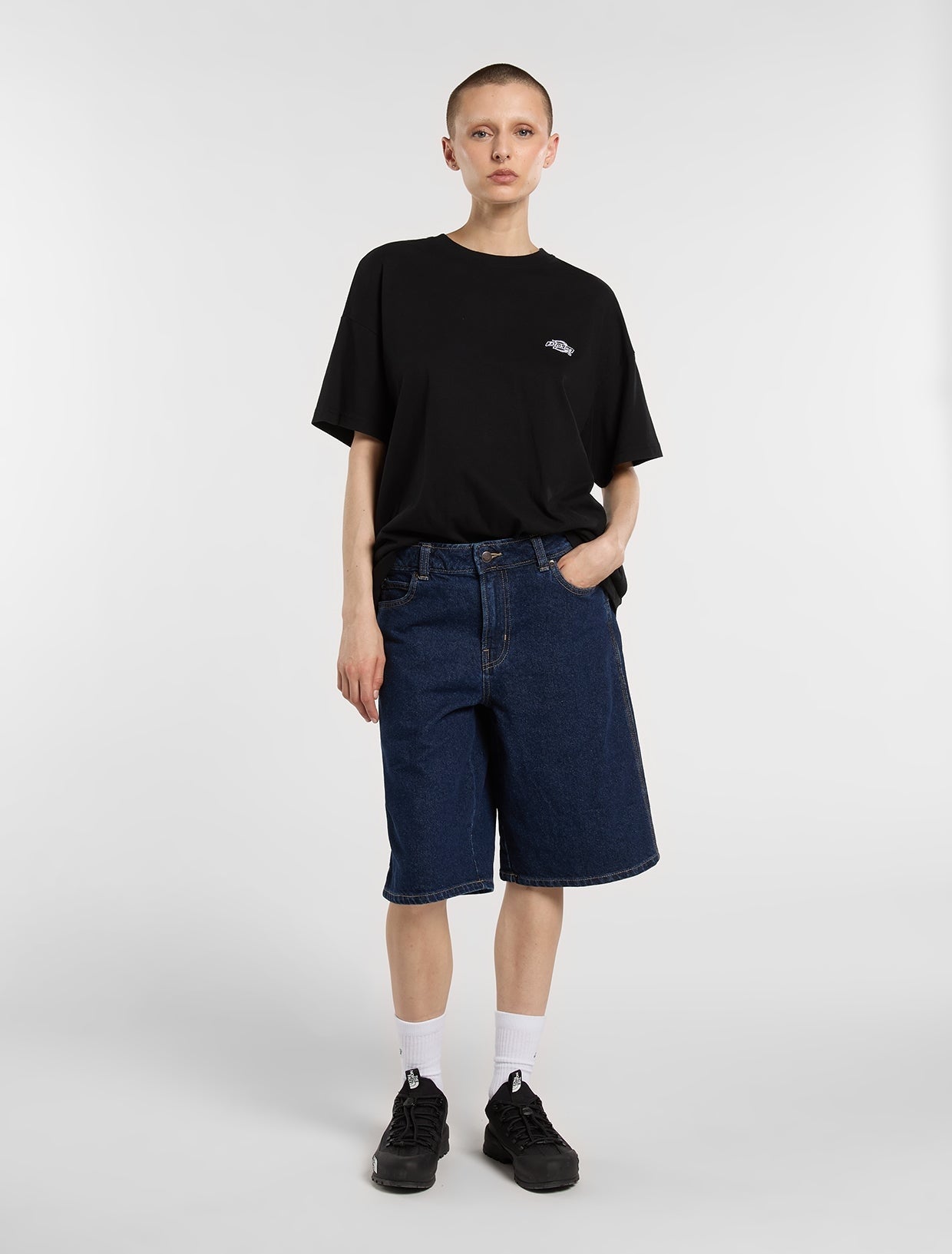 Dickies 957 13-Inch Shorts Dark Indigo DK0A88JS0DD1 – Shorts donna in denim workwear