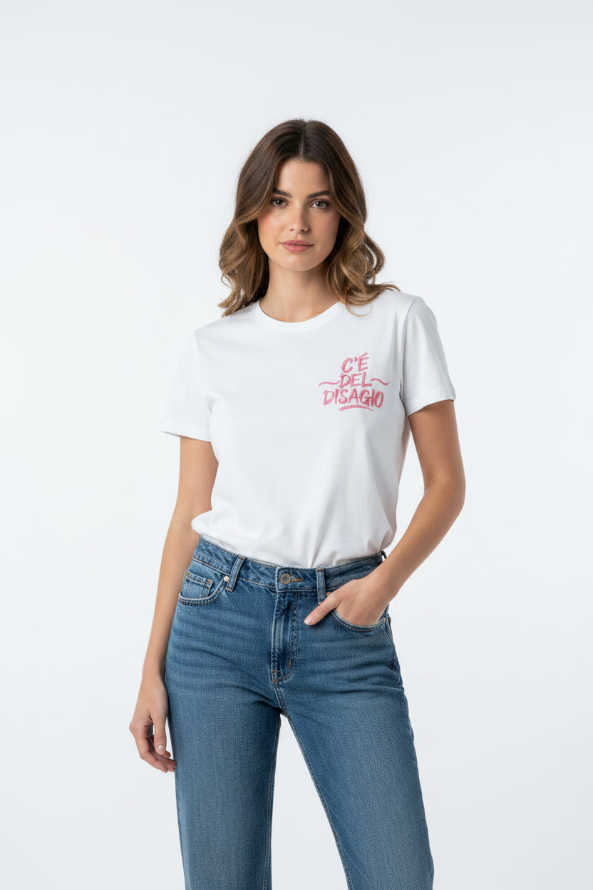 VICOLO RAB0278 t-shirt ricamo "C'è del Disagio" bianco rosa