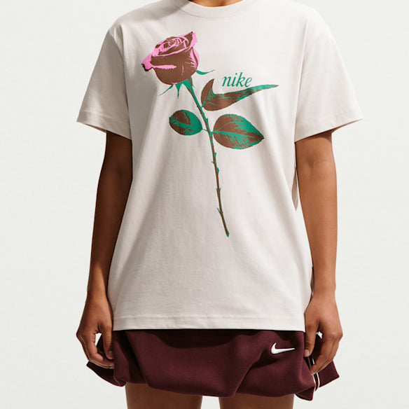 T-Shirt Oversize Nike Sportswear Classic IR7826-072 Donna Light Bone | Manfrellotti