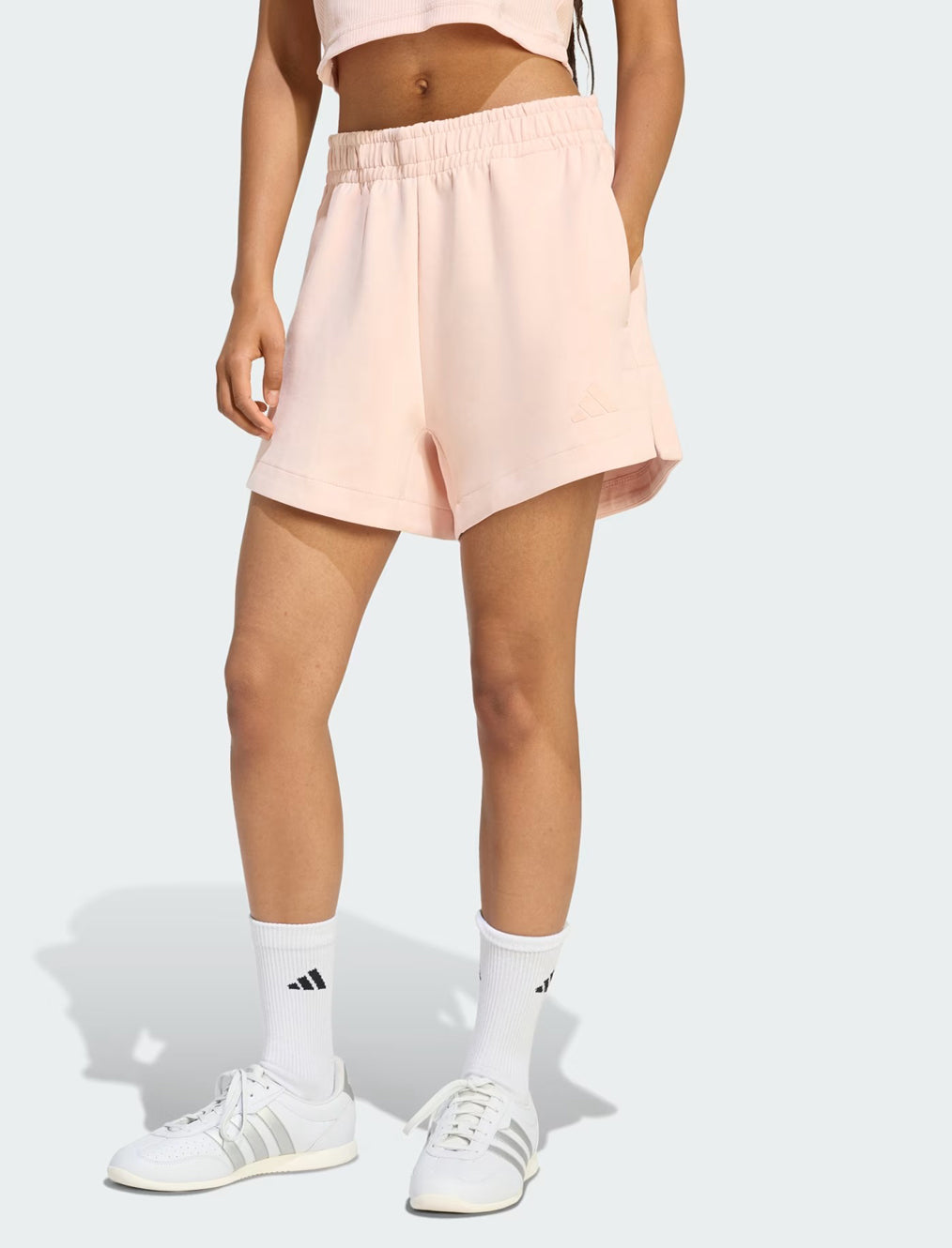 Adidas Shorts KD2103 Blush Pink – shorts donna indossati, vista frontale
