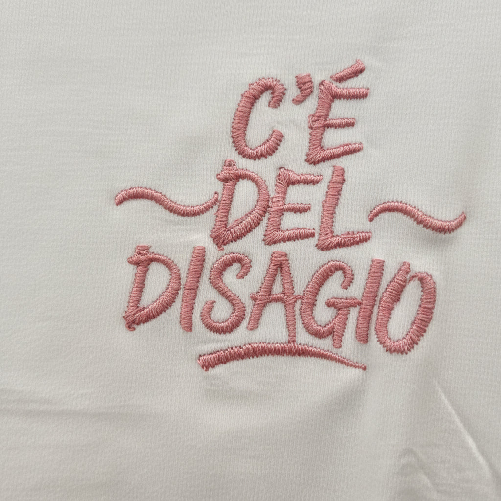 VICOLO RAB0278 t-shirt ricamo "C'è del Disagio" bianco rosa