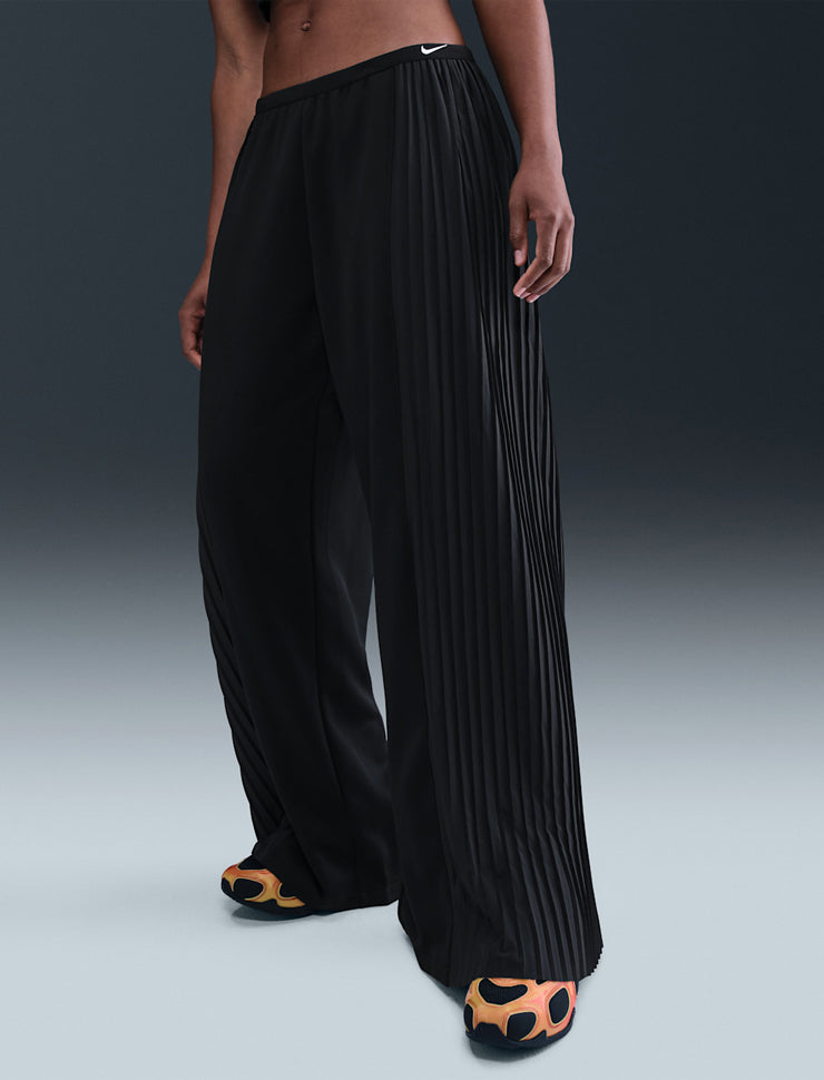 Pantaloni plissettati Nike IM7459-010 Nero Donna