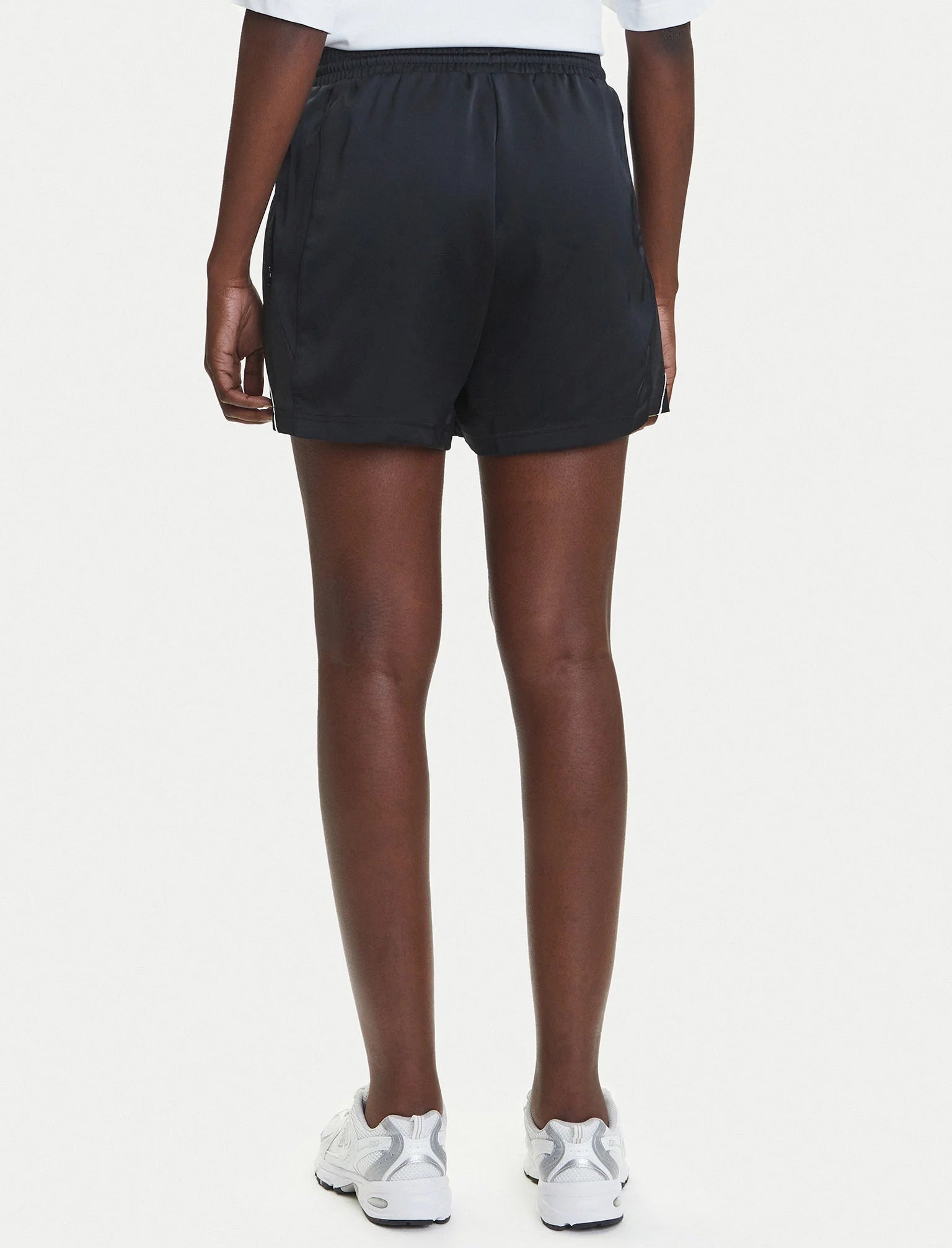 Shorts Adidas Stadium JL7001 donna neri Loose Fit - 97% poliestere riciclato