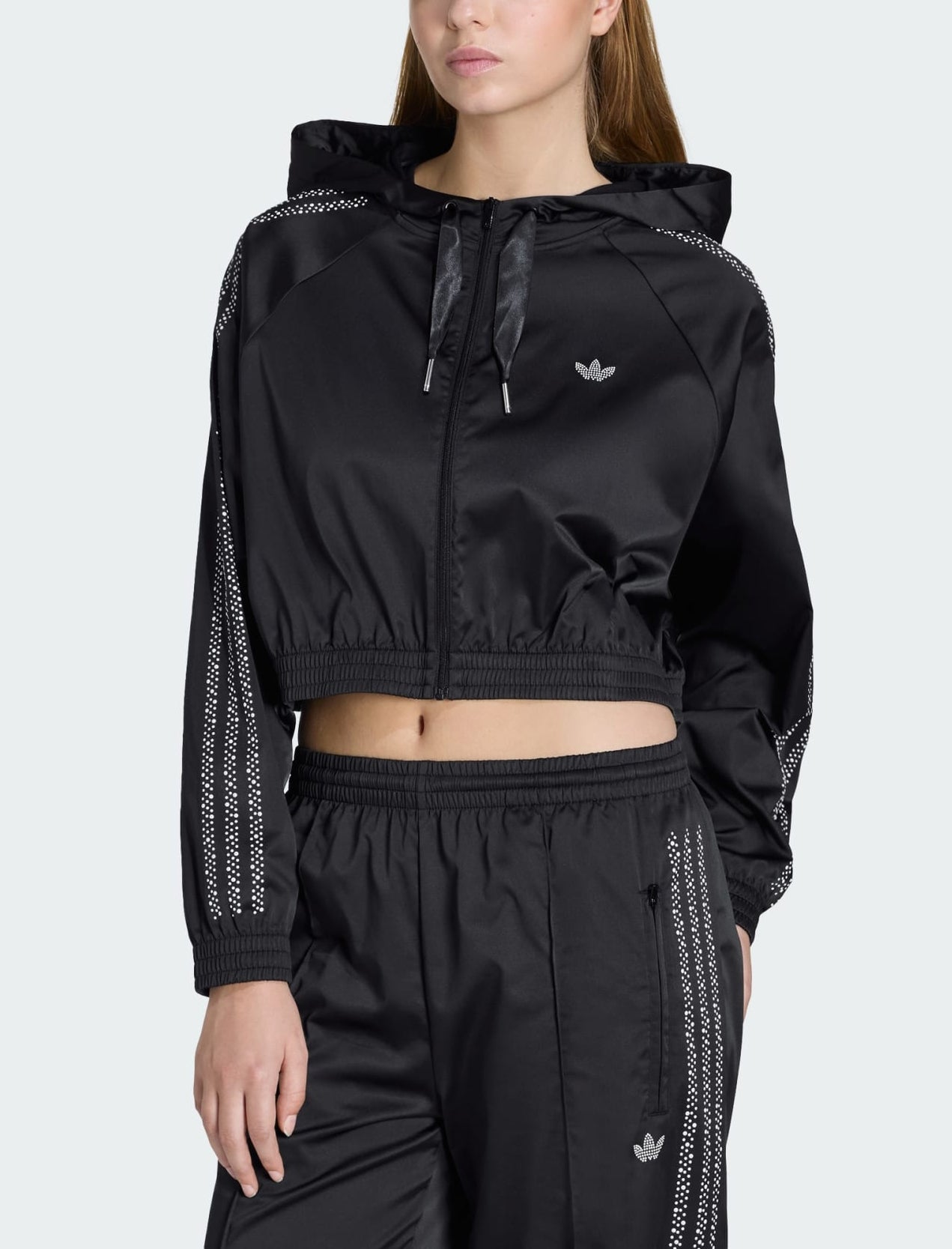Felpa corta Adidas Pearl KC7864 nera donna vista frontale