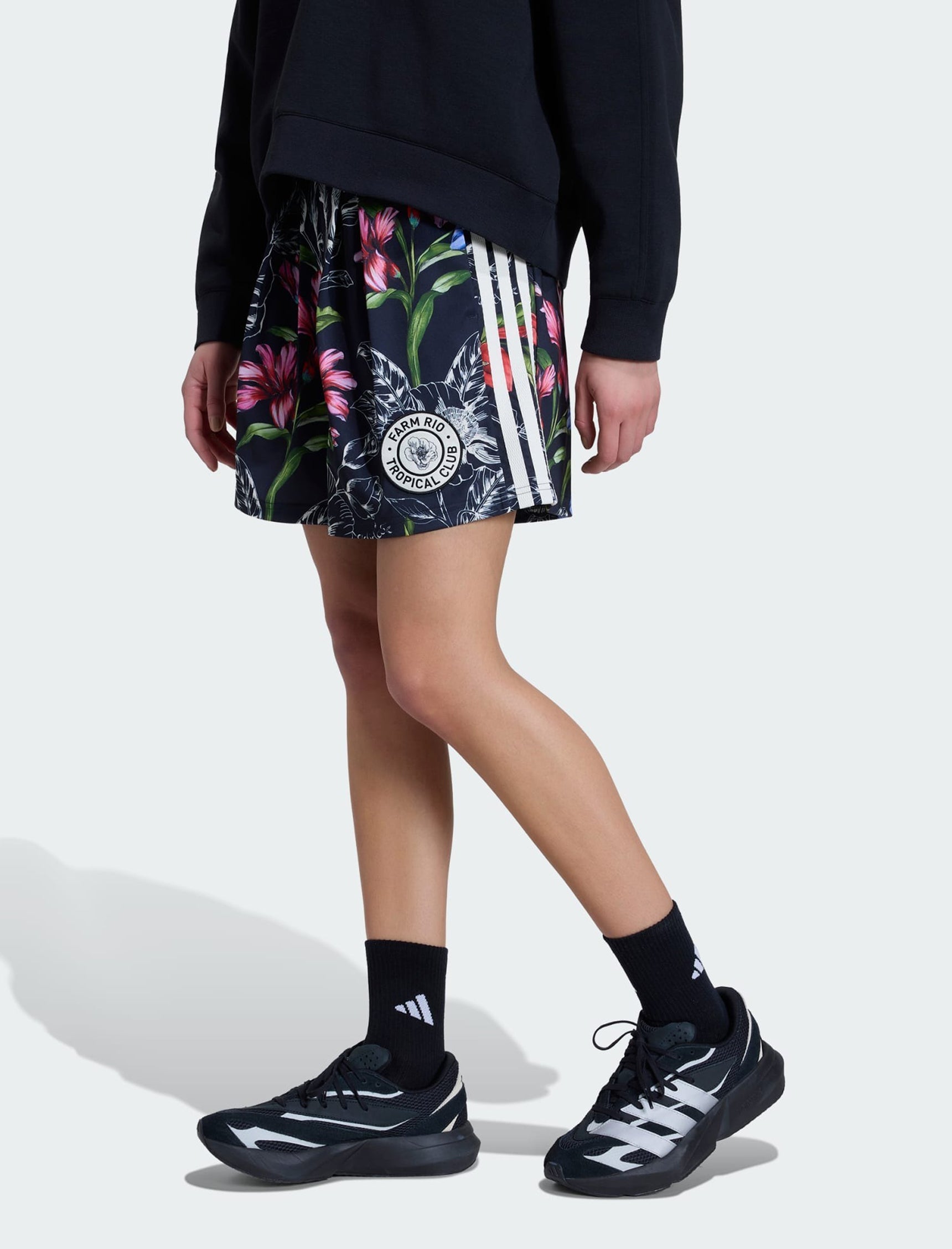 Pantaloncini Adidas X Farm Rio KR0255 Nero / Bianco crema / Verde artigianale 