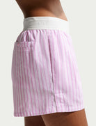 Shorts a righe Nike Sportswear Chill Poplin II4230-503 donna colore Lt Magenta/Pink Foam/(Summit White)