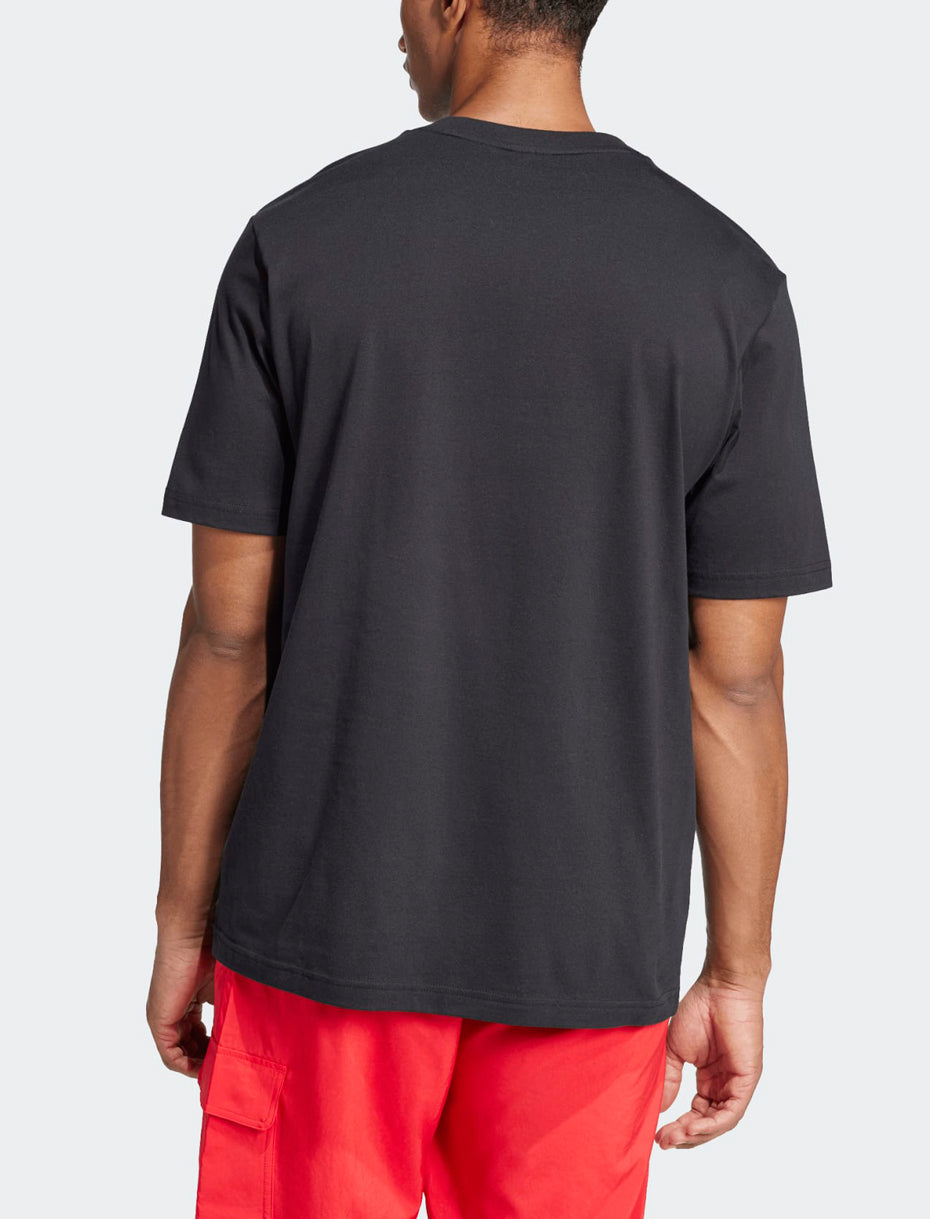 Vista posteriore t-shirt Adidas Essentials Linear JE8993 nera uomo