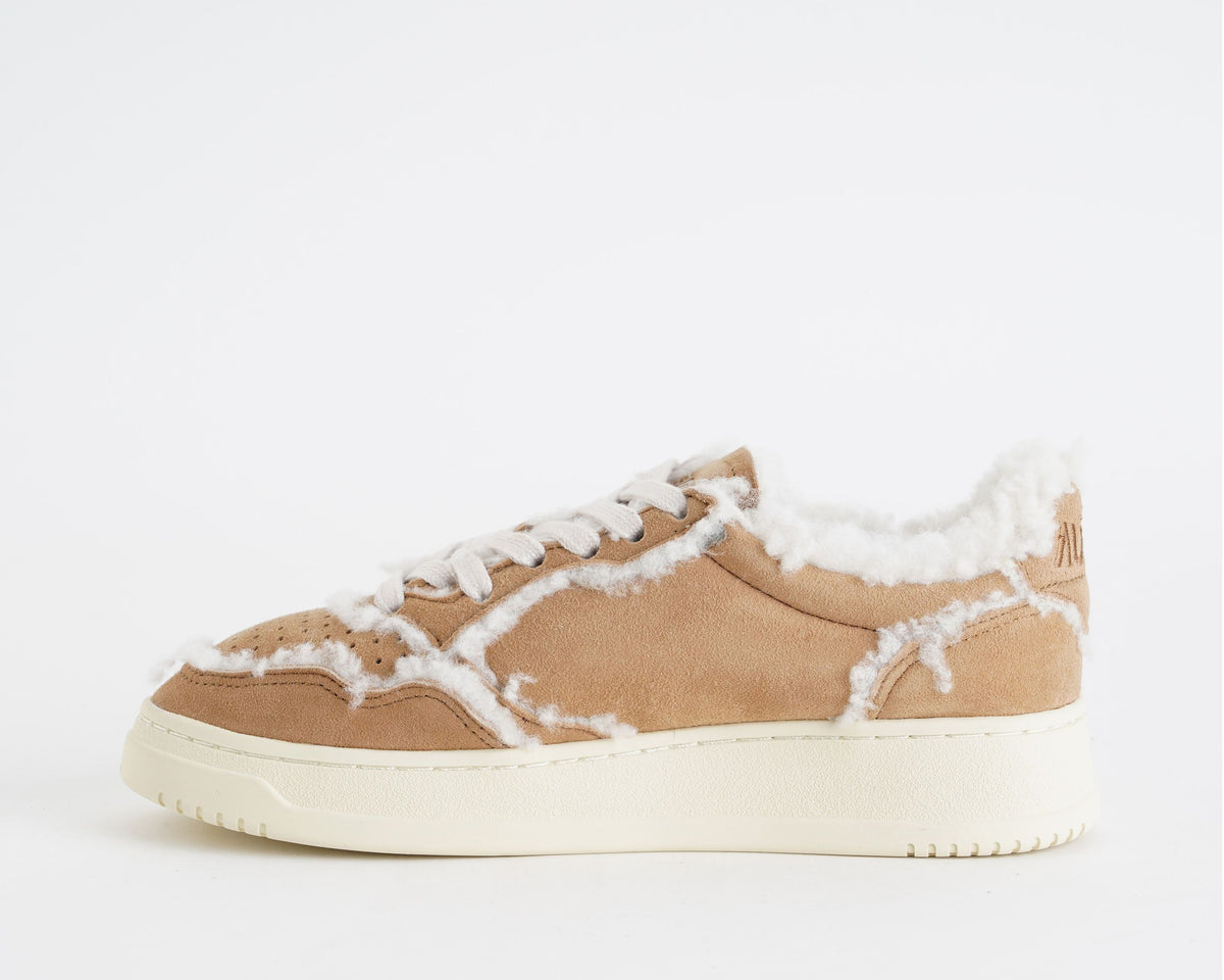 Sneakers Autry Action People AULW GX01 Cognac 