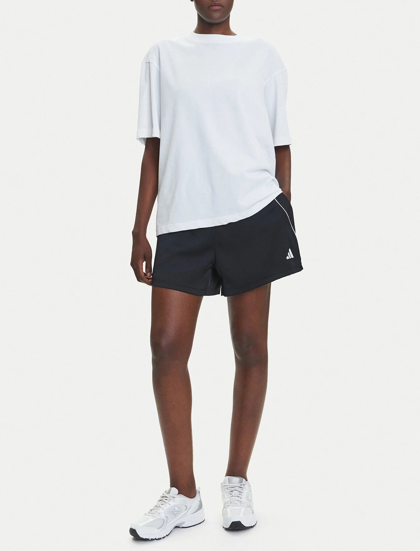 Shorts Adidas Stadium JL7001 donna neri Loose Fit - 97% poliestere riciclato
