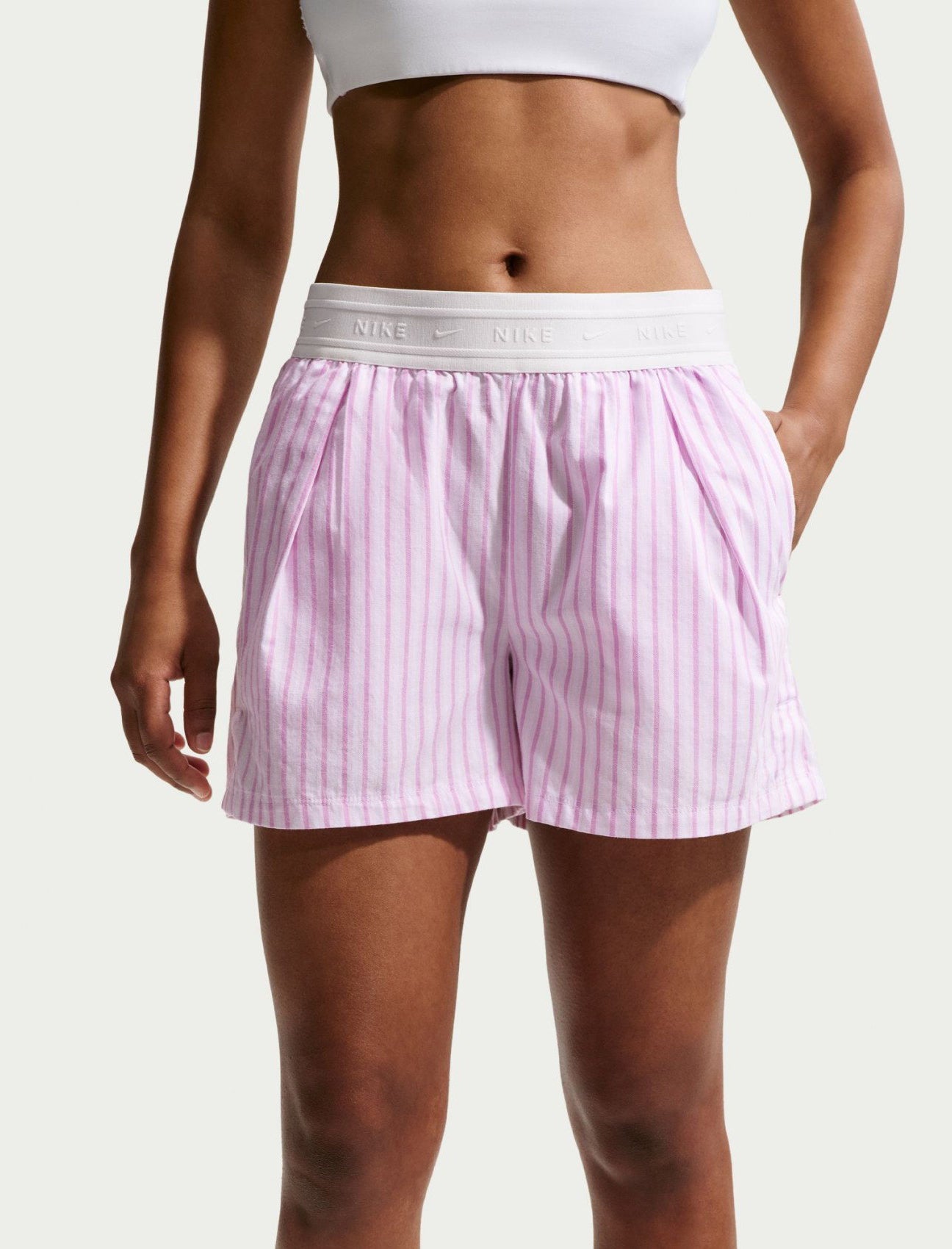 Shorts a righe Nike Sportswear Chill Poplin II4230-503 donna colore Lt Magenta/Pink Foam/(Summit White)