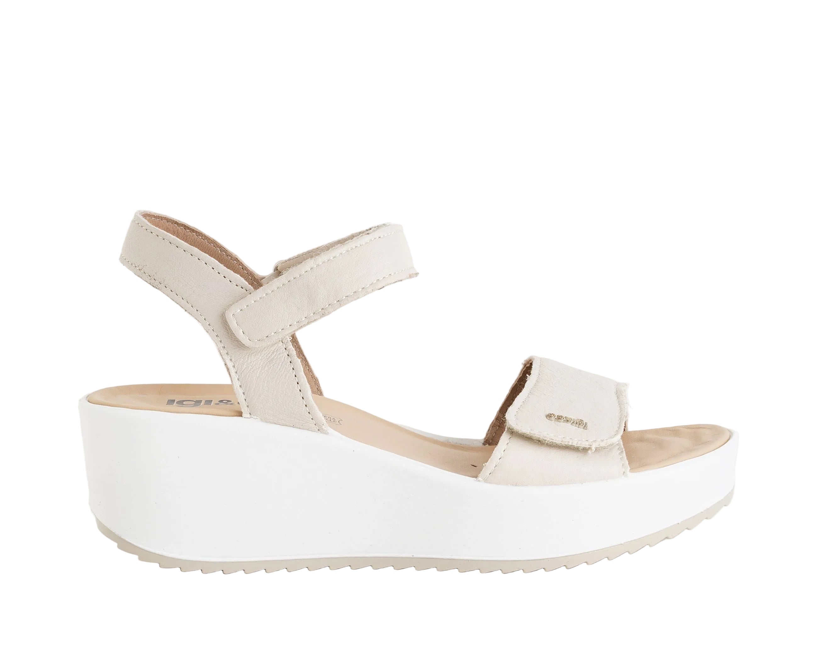Sandali con zeppa IGI&CO 1161622 panna da donna, tomaia in pelle con strappi, zeppa 55 mm
