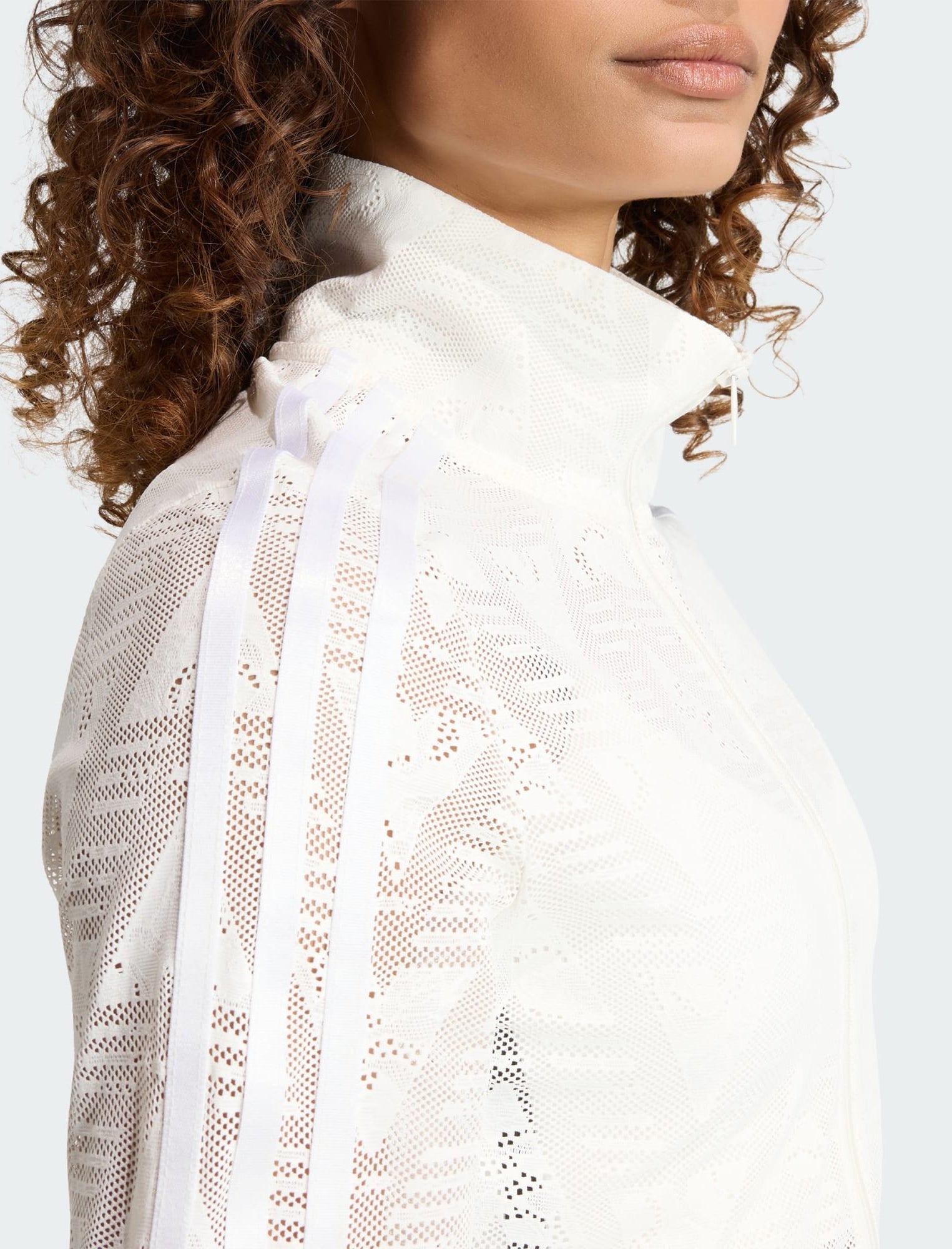Adidas Firebird KE3451 top da allenamento donna cloud white, pizzo tricot con zip e collo alto, vestibilità aderente