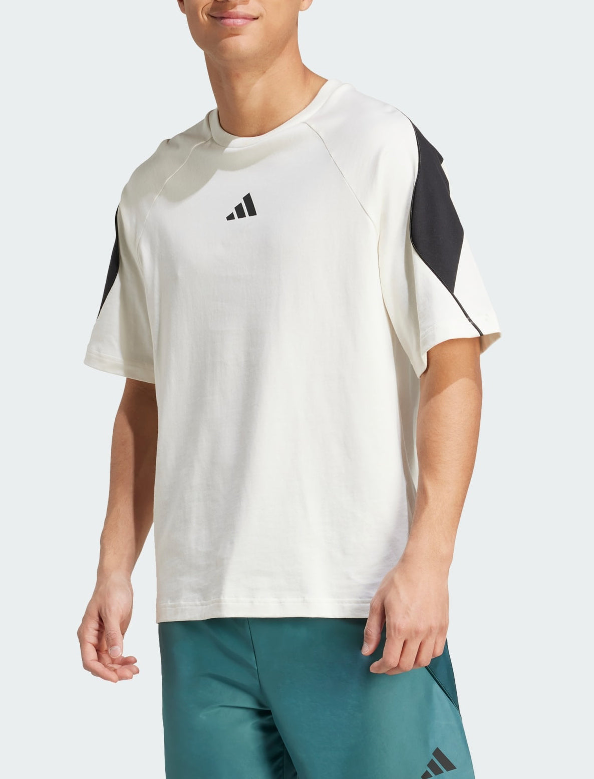 T-shirt Adidas Stadium JX5640 Off White uomo vista frontale