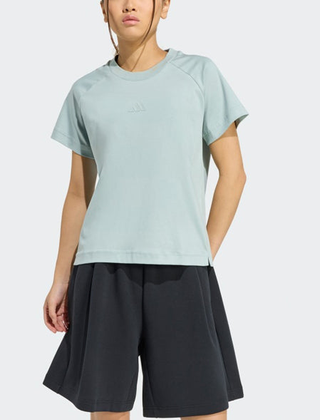 Adidas Soft Lux Tee KC9820 t-shirt donna verde wonder sage, tessuto effetto pesca con modal, manica raglan e logo 3 Bar
