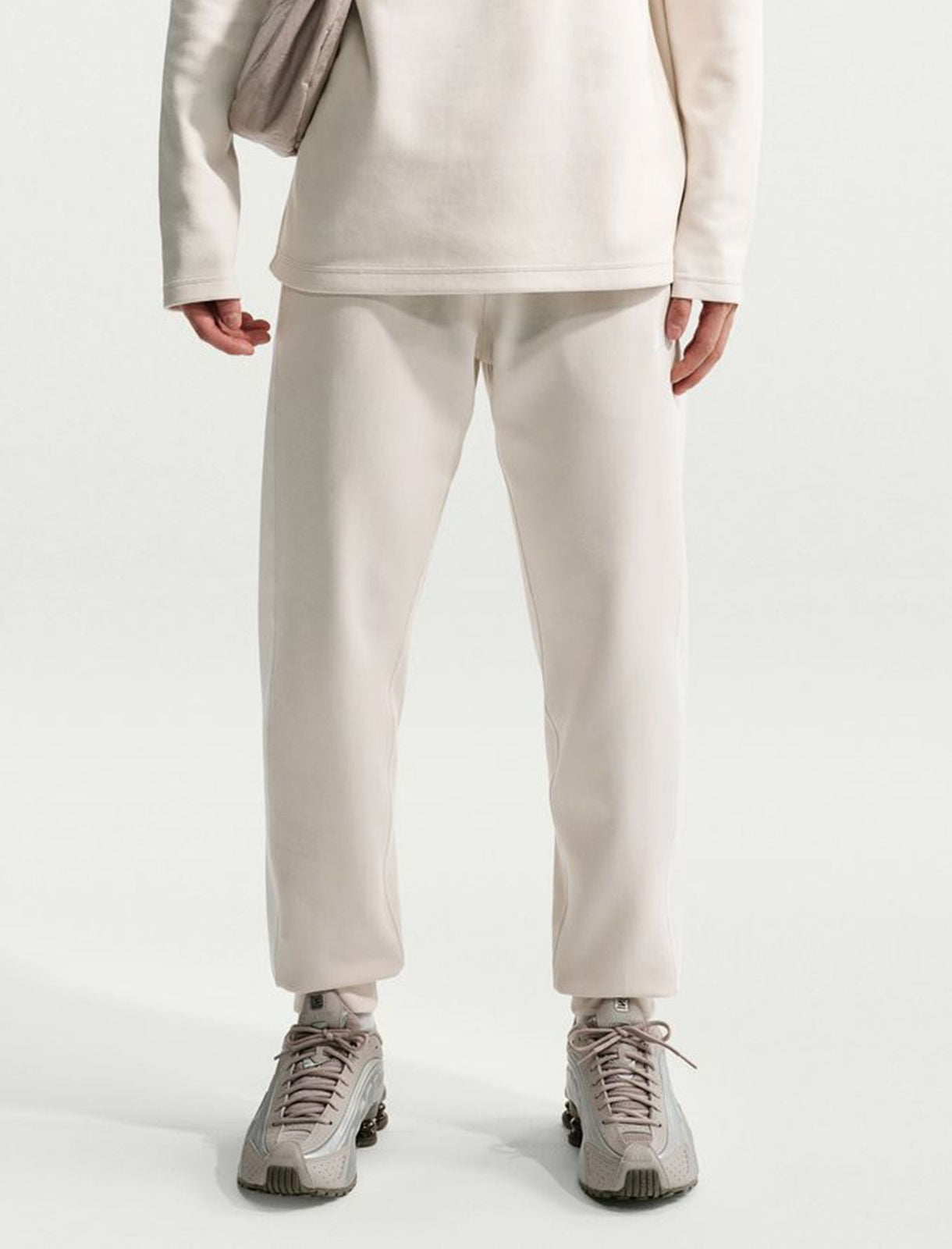 Joggers Nike Club Varsity IO1376-104  Lt Orewood Brn/Phantom/(White) Uomo