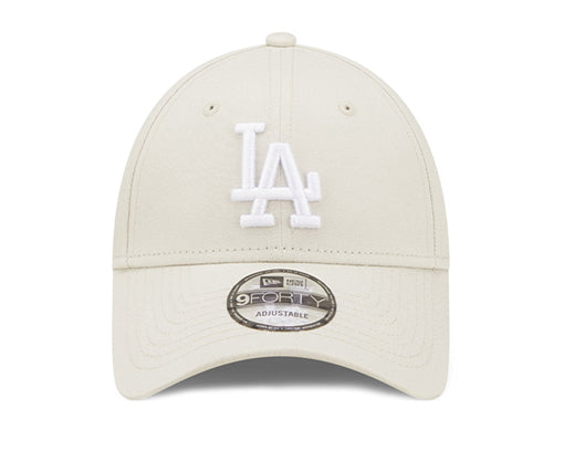 Cappellino New Era 9FORTY LA Dodgers MLB League Essential beige uomo – vista frontale con logo LA Dodgers ricamato