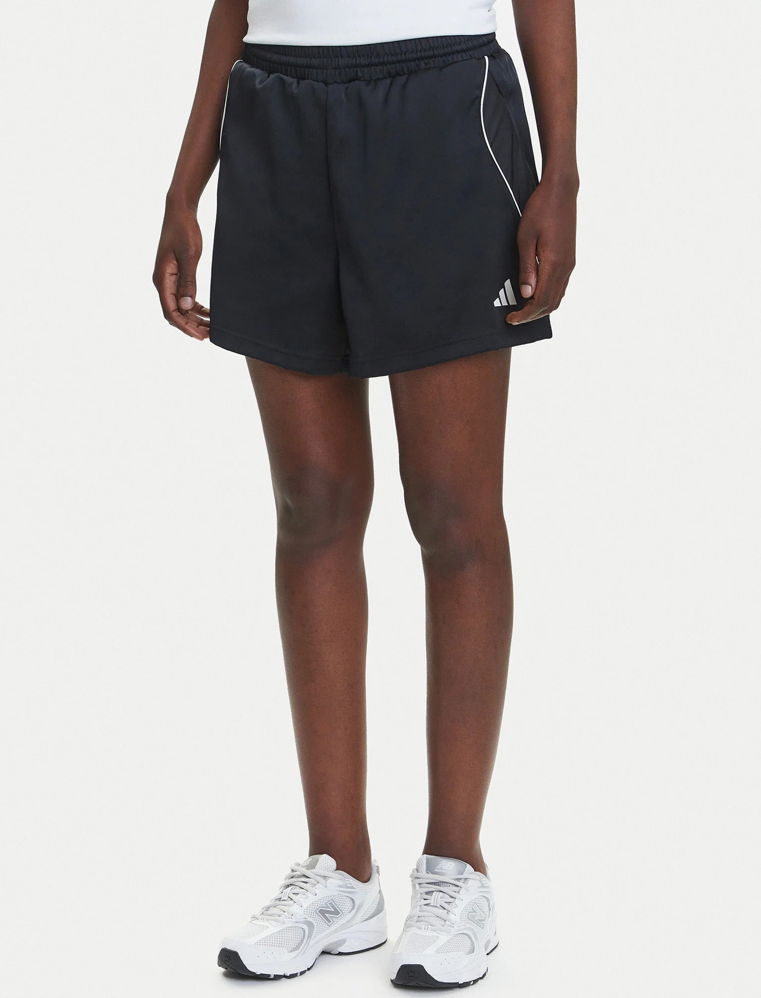 Shorts Adidas Stadium JL7001 donna neri Loose Fit - 97% poliestere riciclato