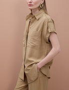 Camicia senza maniche con tasche Lola Casademunt MS2615036 Camel