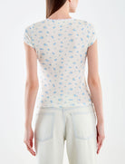 T-shirt cropped costine Vicolo UAB0203 – vista posteriore figura intera
