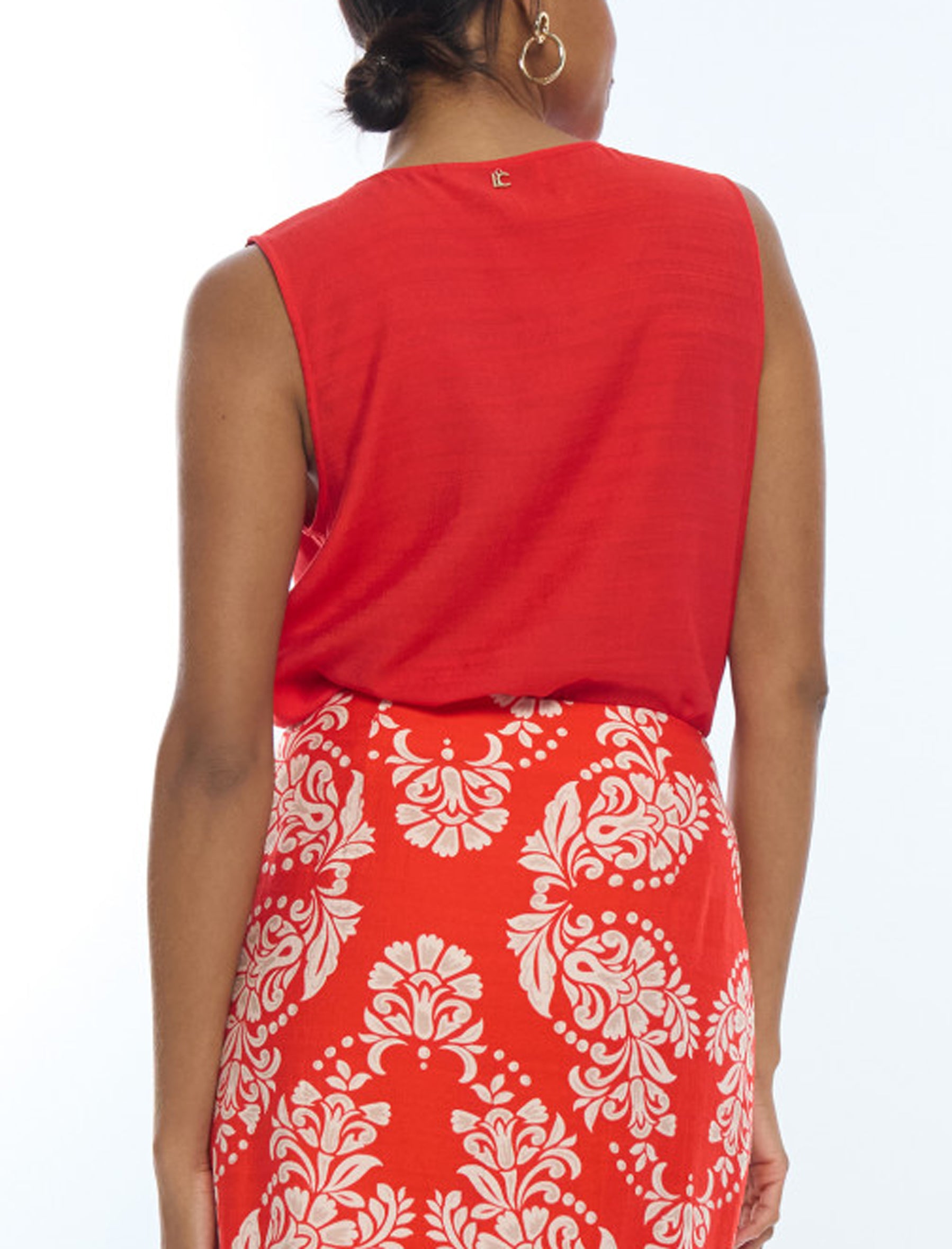 Top a pieghe scollo a V Lola Casademunt LS2615093 Rosso 