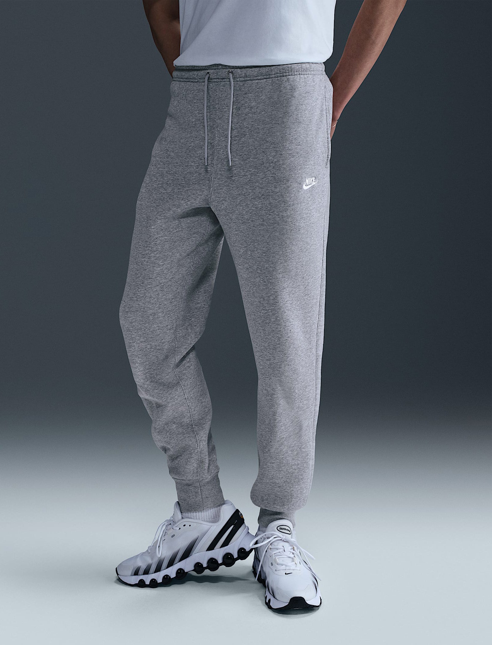 Pantaloni jogger Nike Club FN3787 063 Grigio/bianco Uomo